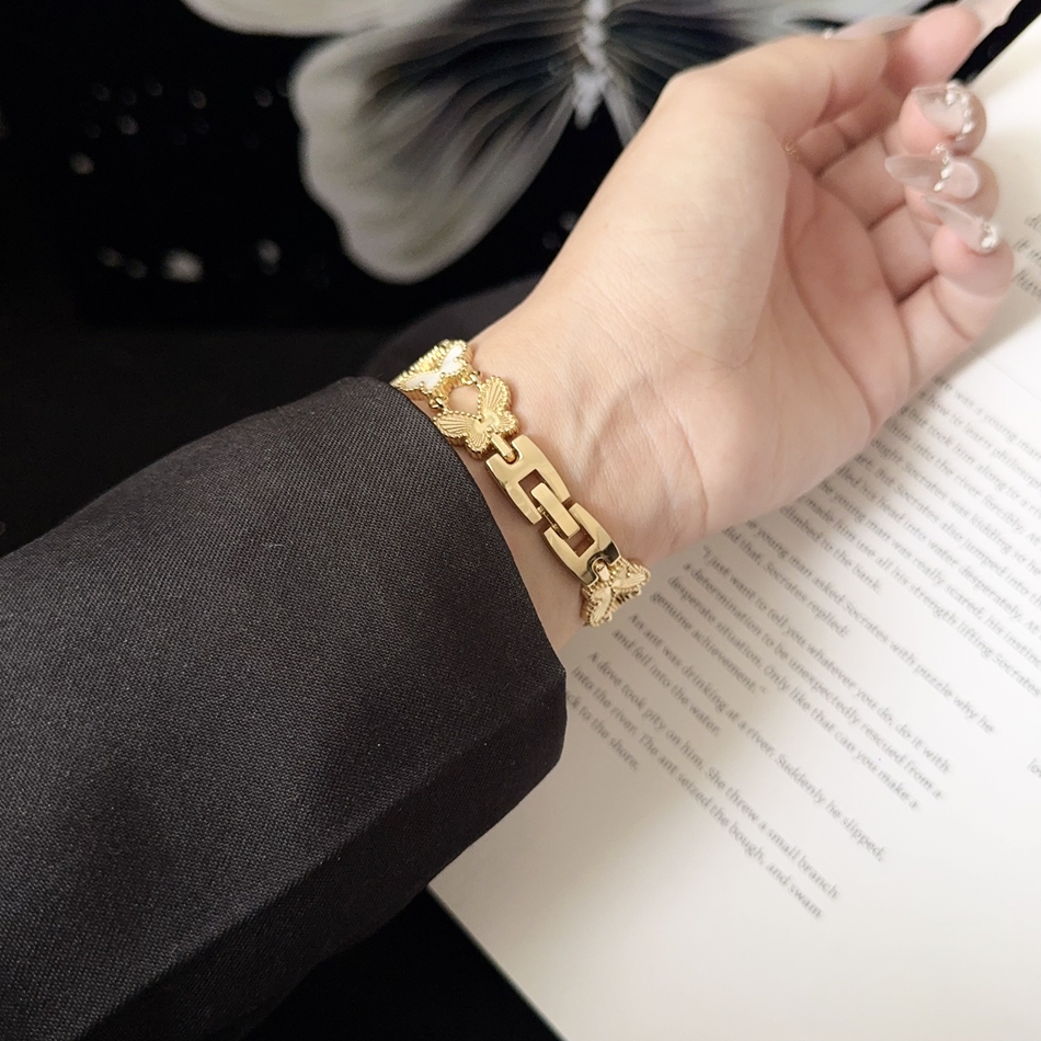 Luxury Diamond Butterfly Strap - مراجعة Luxury Watch German وسعره