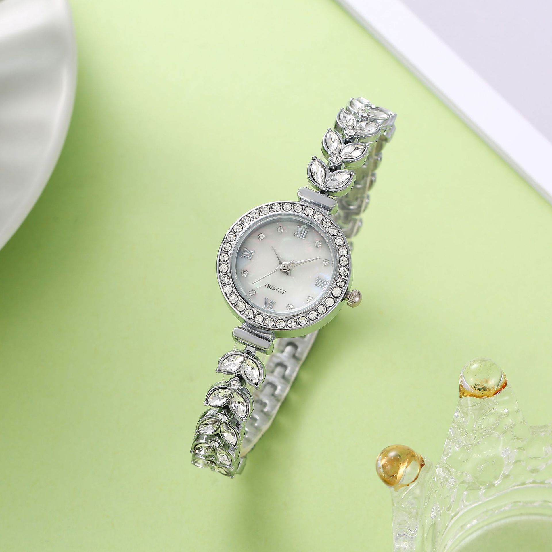 UTHAI W75 Mermaid Women's Watc - مراجعة Luxury Watch Group وسعره