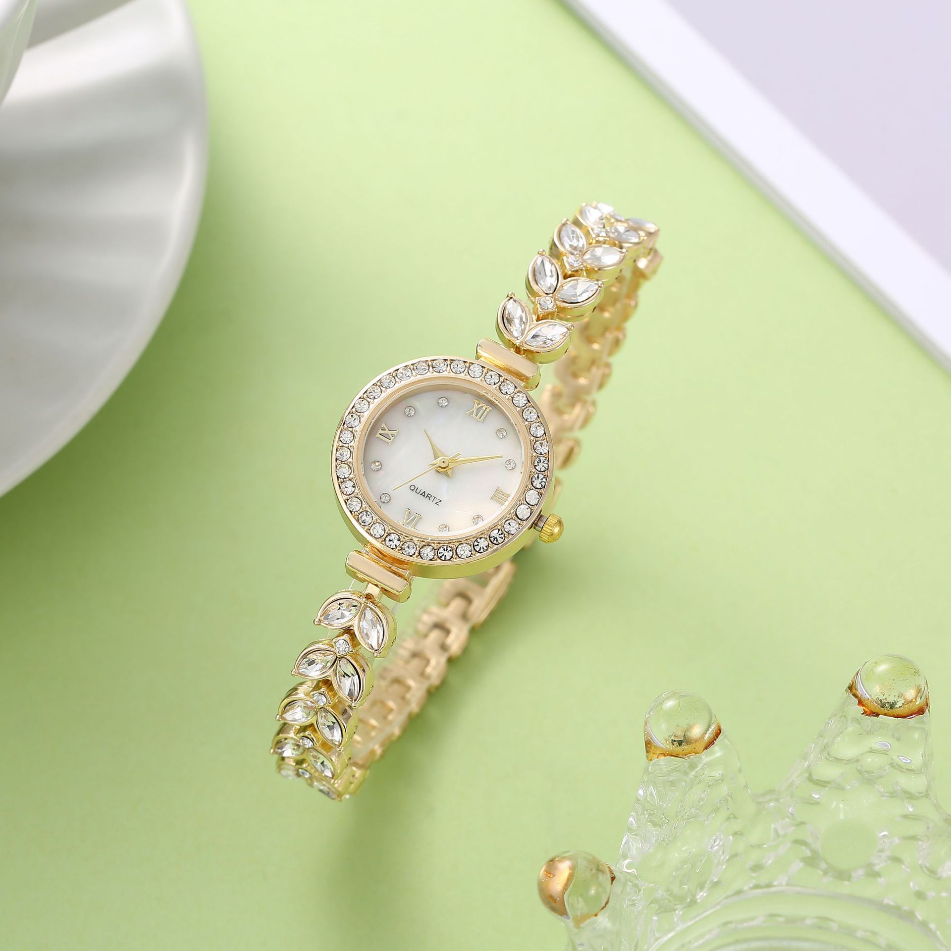 UTHAI W75 Mermaid Women's Watc - مراجعة Luxury Watch Group وسعره