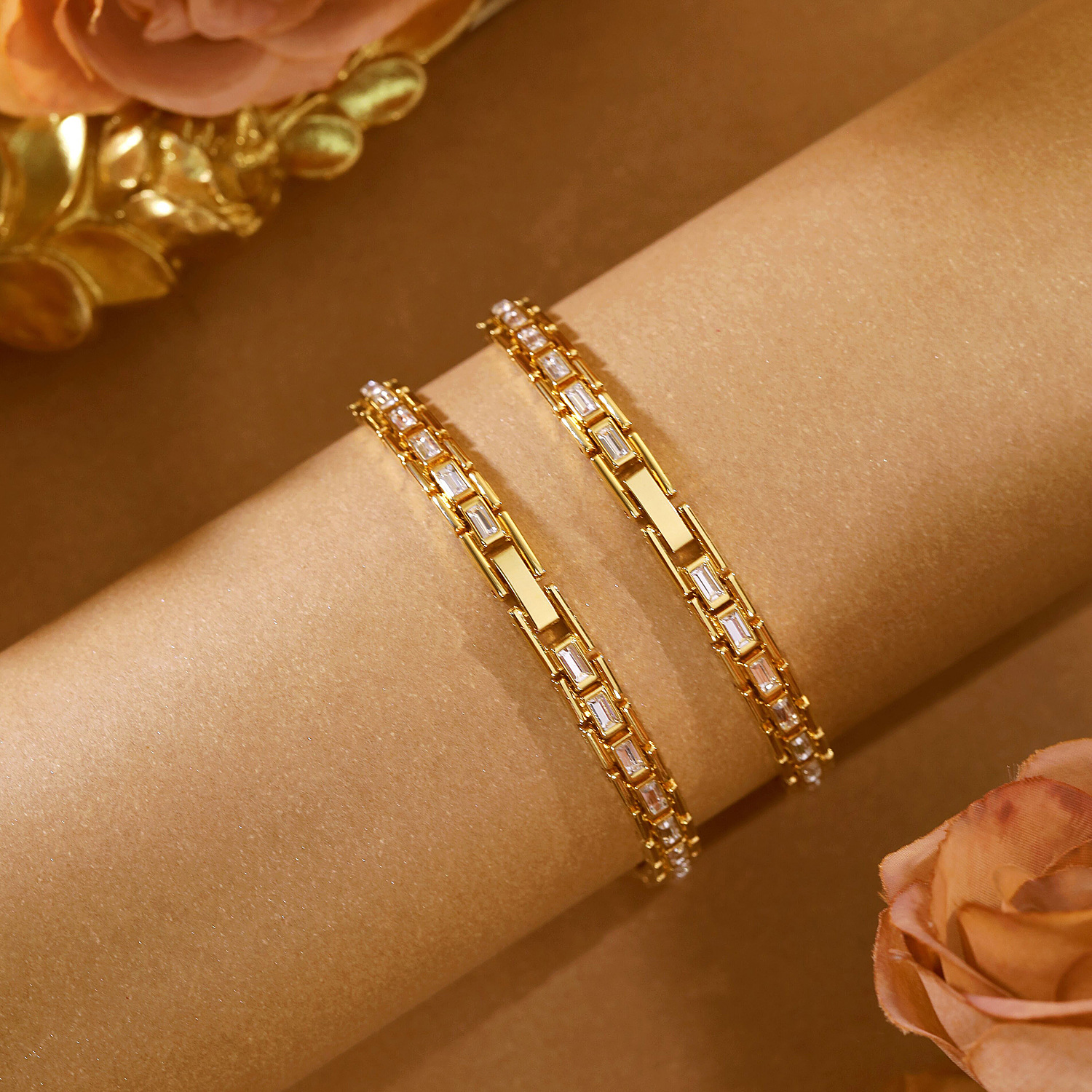 New Luxury Small Linked List S - مراجعة Luxury Watch List وسعره